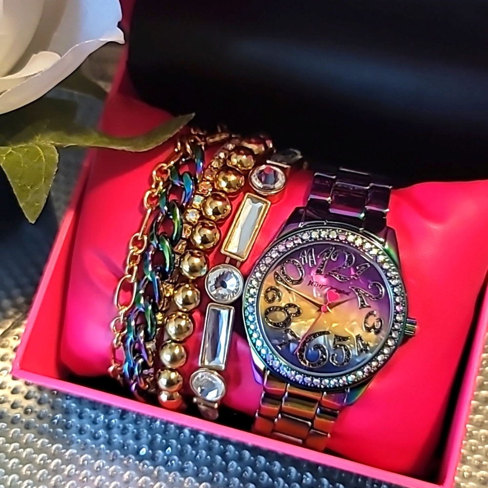 💜💙Betsey Johnson Women's Watch with Crystal Accents & Stacked Braclets Set💜💙